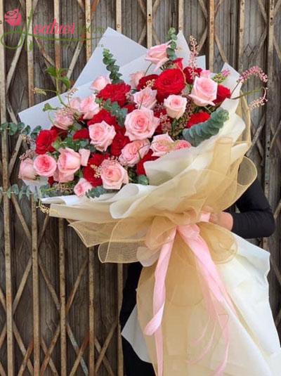Bó hồng Ohara khổng lồ