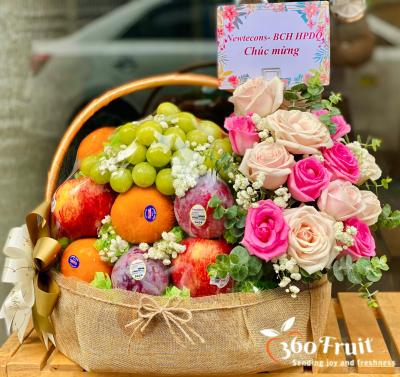 Giỏ trái cây tặng 8-3 - Món quà lý tưởng cho chị em ngày Quốc tế phụ nữ 