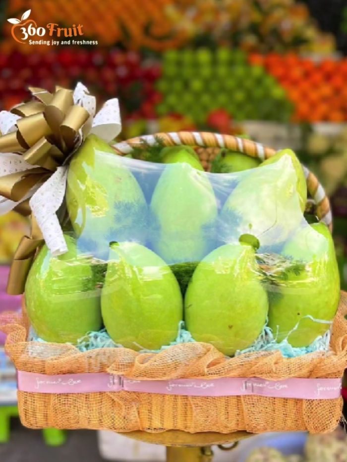 Giỏ xoài cát hòa lộc tri ân khách hàng cá nhân đơn giản, tinh tế 