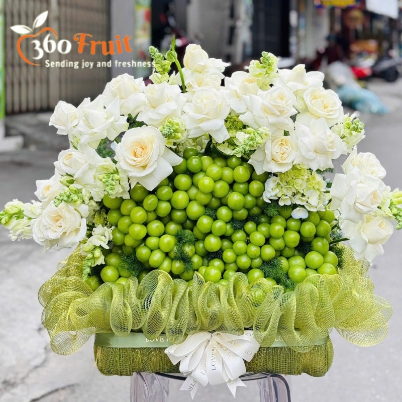 giỏ trái cây ngày báo chí dạng lẵng đứng