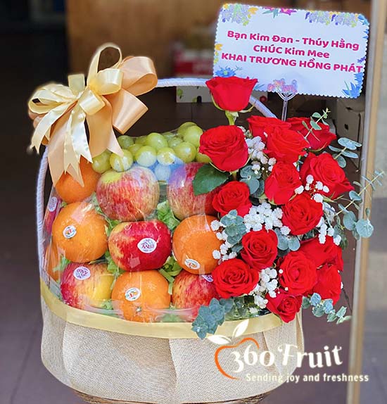Giỏ trái cây Vinmart khai trương hồng phát 