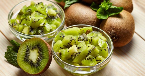mỗi 10g thịt quả kiwi chứa đến 9 mg vitamin C