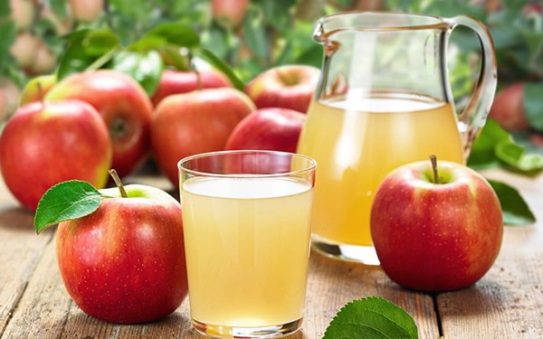 Nước ép táo là một lựa chọn tuyệt vời để giảm mỡ bụng