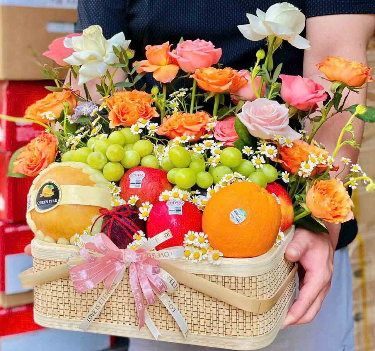 Giỏ quà trái cây tặng người thân, người yêu, bạn bè, đối tác tại sân bay