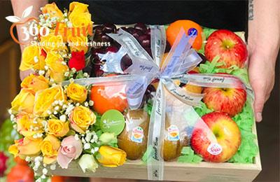 Hộp quà trái cây đón bạn bè 