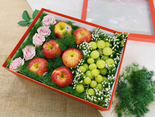 Hộp quà trái cây và hoa