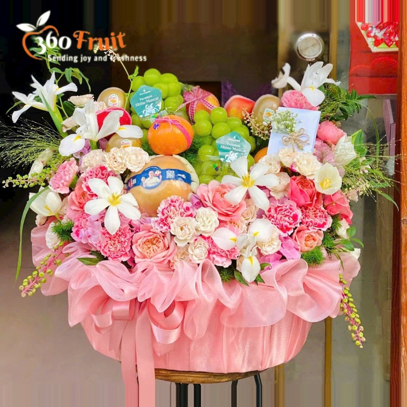 Giỏ trái cây nhập khẩu mix nhiều loại mừng thôi nôi