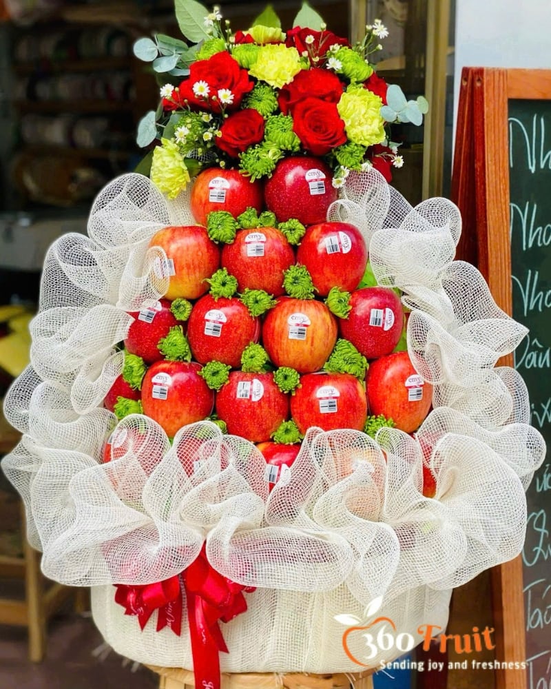 Giỏ trái cây tháp táo mừng thôi nôi