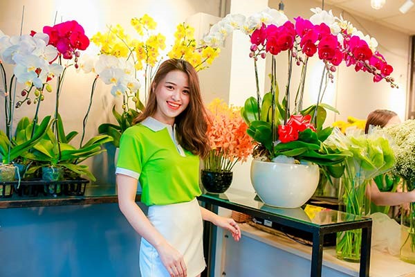 Hoa tươi nhiều mẫu mã tại cửa hàng hoa tươi Bình Dương