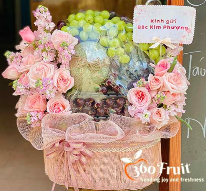 Giỏ trái cây sinh nhật thẩm mỹ, bắt mắt