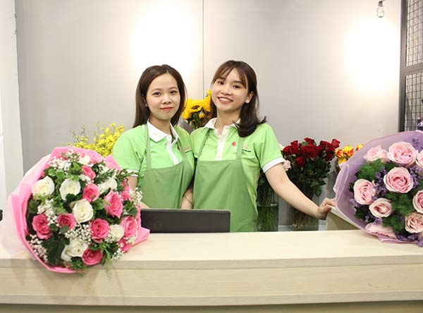 shop hoa tươi Chợ Mới An Giang nhân vien nhiệt tình